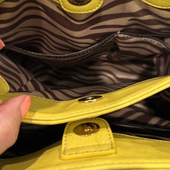 Stunning  maze color leather bag with pony hide sides and adjustable strap💕💕 - Picture 13 of 16